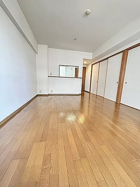 ハイツ本山の居間・リビング