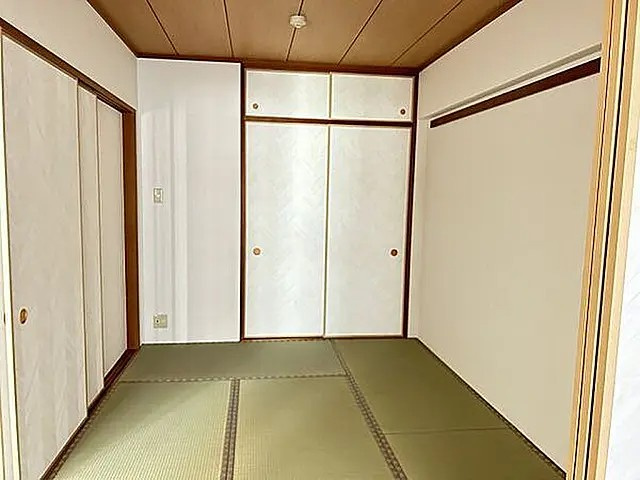 ハイツ本山の居間・リビング