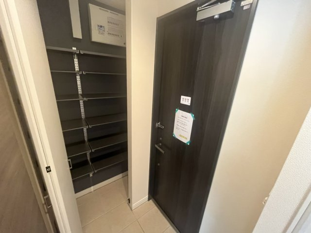 神戸市東灘区御影郡家１丁目の賃貸マンションの玄関
