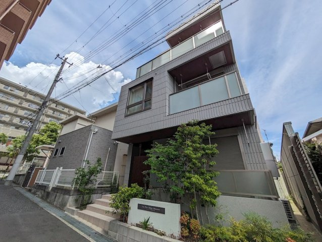 神戸市東灘区御影郡家１丁目の賃貸マンションの外観