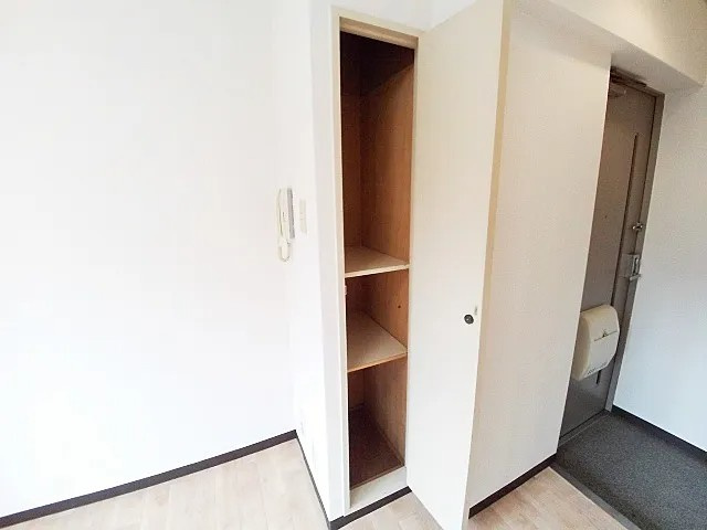 神戸市東灘区田中町４丁目の賃貸マンションの収納
