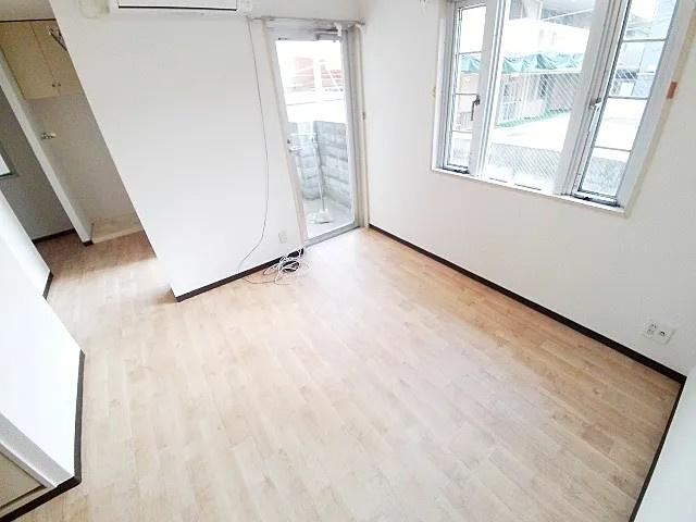 神戸市東灘区田中町４丁目の賃貸マンションの居間・リビング