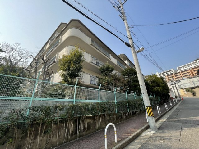 芦屋市朝日ケ丘町の賃貸マンション