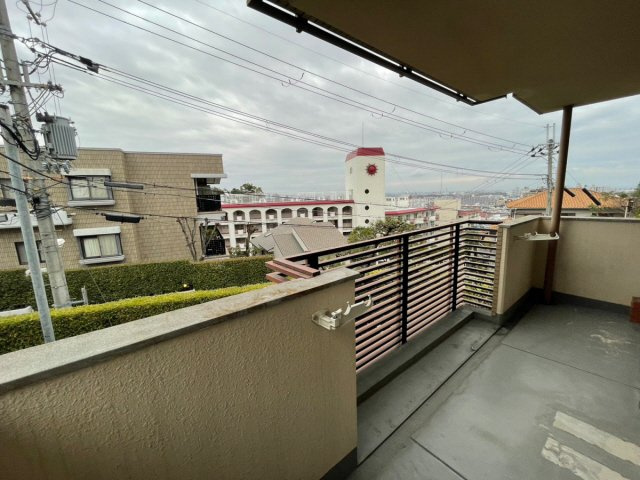 芦屋市東芦屋町の賃貸マンションのバルコニー
