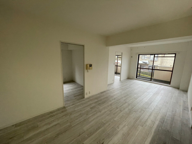 芦屋市東芦屋町の賃貸マンションの居間・リビング