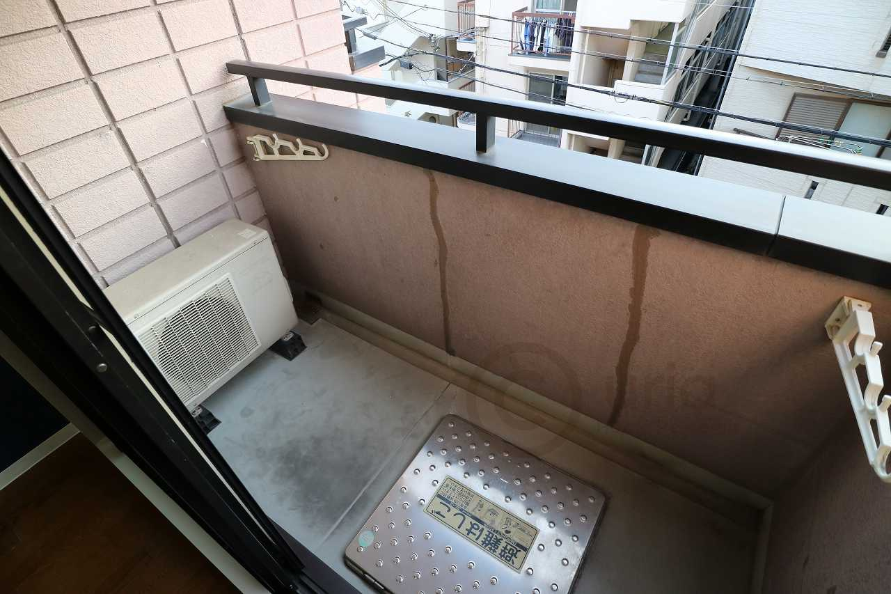 神戸市灘区永手町２丁目のアパートのバルコニー