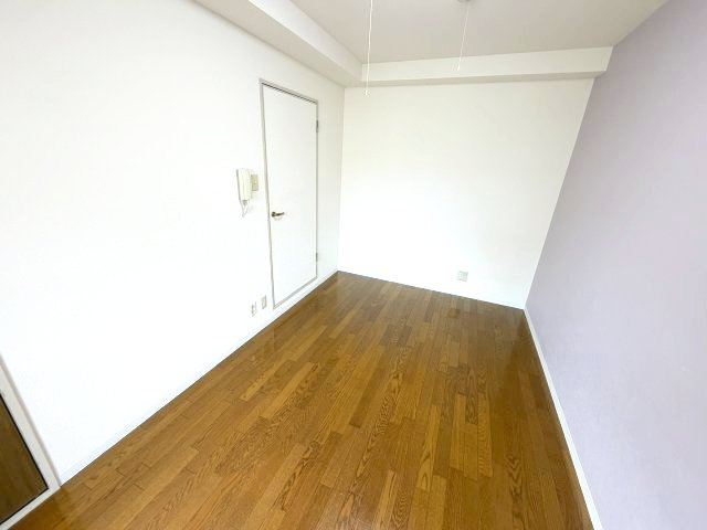 神戸市灘区永手町２丁目のアパートの居間・リビング
