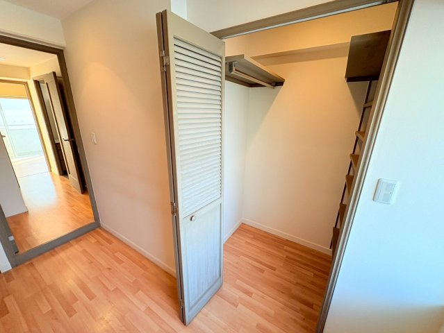 芦屋市茶屋之町の賃貸マンションの収納