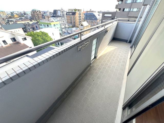 芦屋市茶屋之町の賃貸マンションのバルコニー