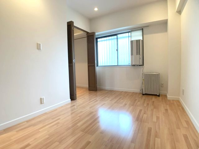 芦屋市茶屋之町の賃貸マンションの居間・リビング