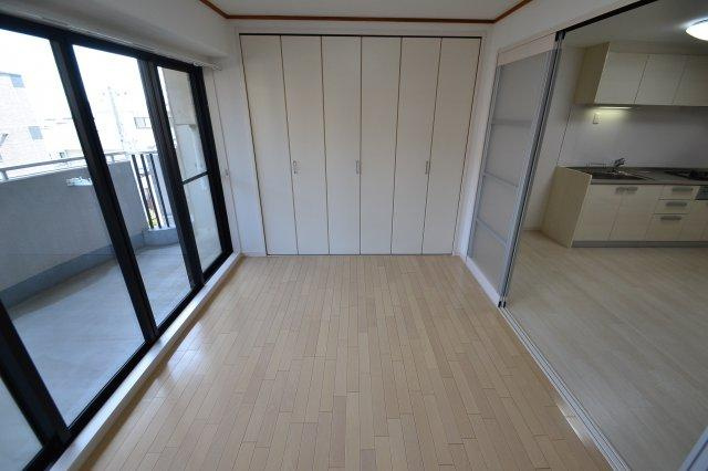 神戸市灘区五毛通１丁目の賃貸マンションの居間・リビング