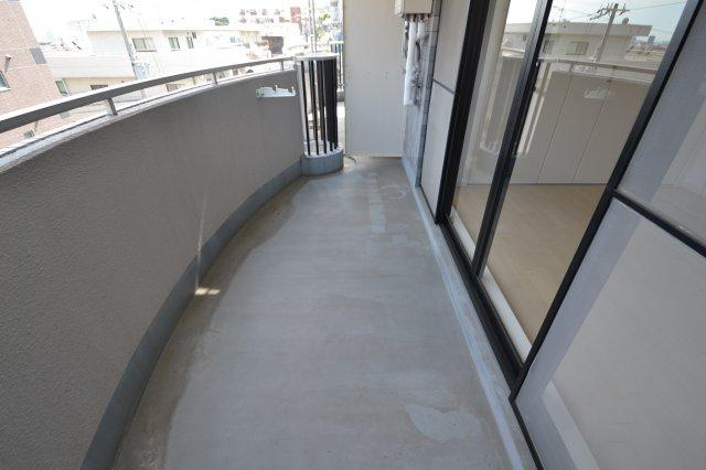 神戸市灘区五毛通１丁目の賃貸マンションのバルコニー