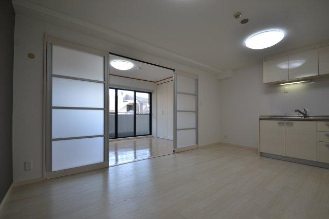 神戸市灘区五毛通１丁目の賃貸マンションの居間・リビング