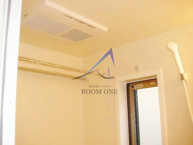 Grove の設備|浴室乾燥機です。