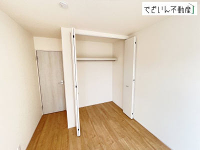 【収納】 | Livele Garden.S北本市東間　新築住宅 | 暮らし心地を大きく左右する収納を、適材適所に配置し使い勝手を考慮してあります。空間を余すところなく有効利用した収納は生活空間をより上質なものにしてくれるでしょう。
現地(2026年8月撮影)