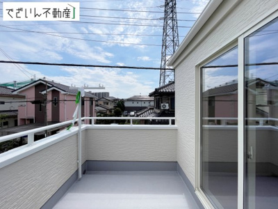 【バルコニー】 | Livele Garden.S北本市東間　新築住宅 | 植物を育てたり、椅子を置いて読書したり。暮らしにちょっとした豊かさを添える空間です。
現地(2026年8月撮影)