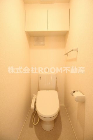 マール・ビビのトイレ|落ち着いた色調のトイレです