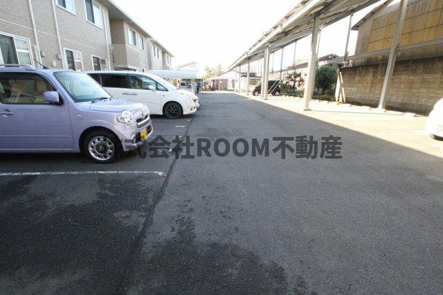 メゾン・ヴェールA・Bの駐車場|駐車場完備です