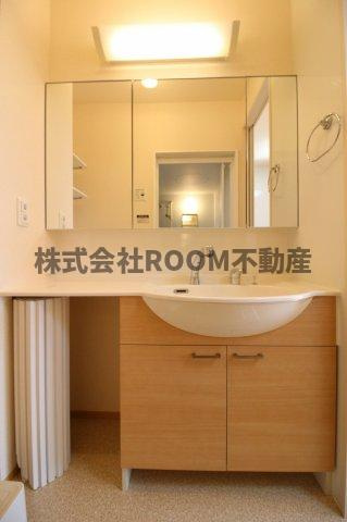 プラウド年見の独立洗面台|独立洗面化粧台付き