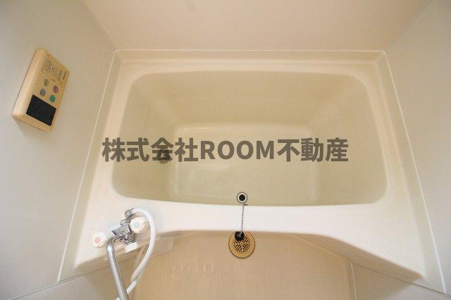 フローラルビレッジⅣ番館の浴室|ゆったり過ごせるお風呂です