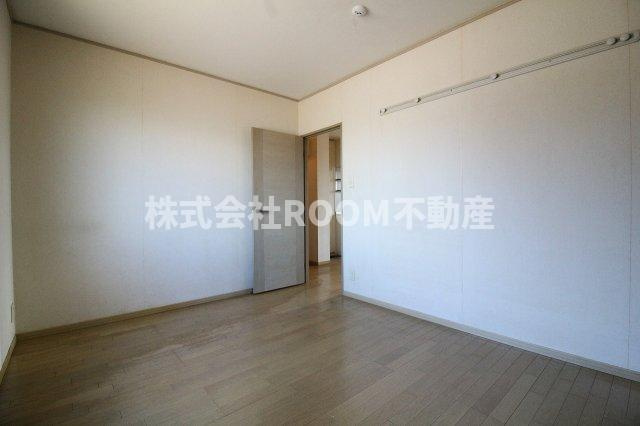 フローラハイツの寝室|落ち着いた色調の寝室です