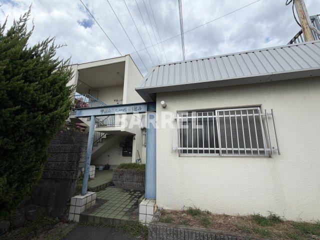 千里山西コーポ第１ビルの外観