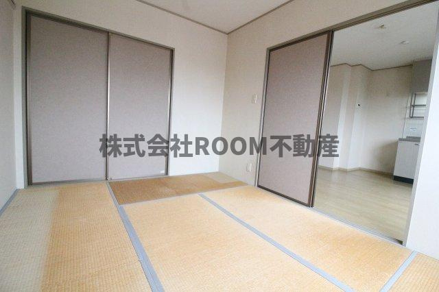 フローラハイツの寝室|落ち着いた色調の寝室です