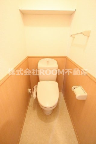 フローラルビレッジⅤ番館のトイレ|落ち着いたトイレです