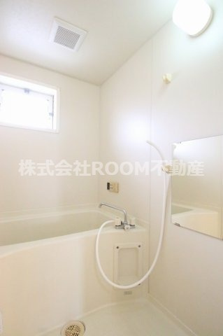 フローラルビレッジⅤ番館の浴室|日々の疲れを癒すお風呂付です