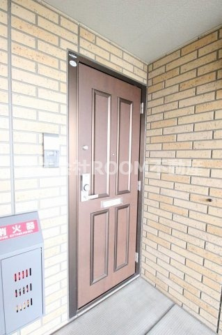 フローラルビレッジⅤ番館の玄関|玄関です