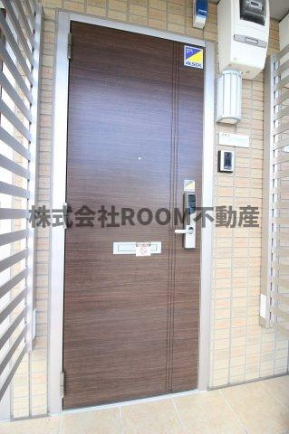 セジュールヨネザワの設備|明るい玄関です