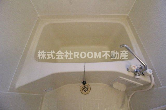 TKIフラットB棟の浴室|コンパクトで使いやすいお風呂です