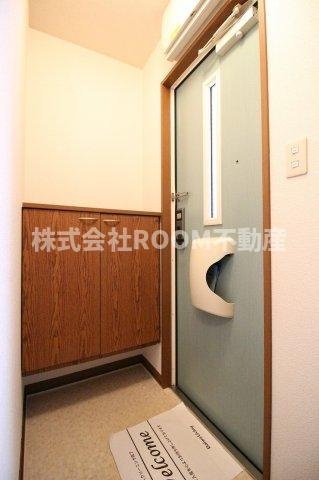 TKIフラットB棟の玄関|落ち着いた玄関です