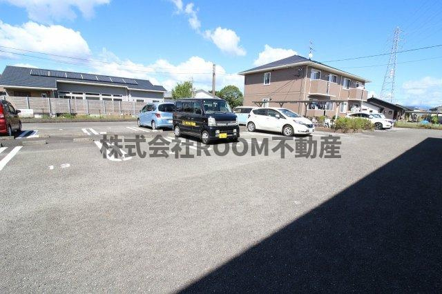 Ｄ’コートラスタの駐車場|駐車場完備です