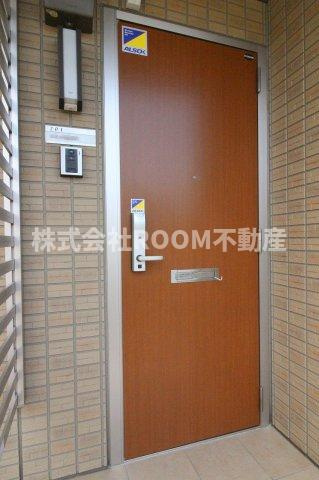 シェルト下川東の玄関|落ち着いた玄関です