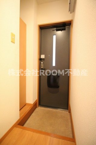 ジェネスカミムラのエントランス|落ち着いたエントランスです