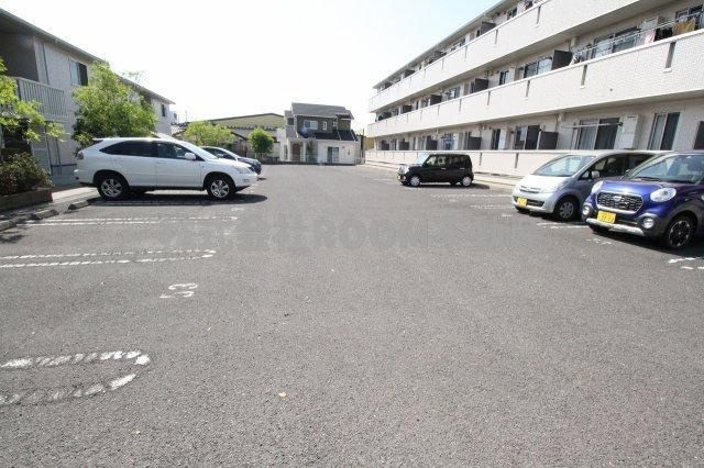 N’ｓ　BLANC　Ａ棟の駐車場|駐車場完備です