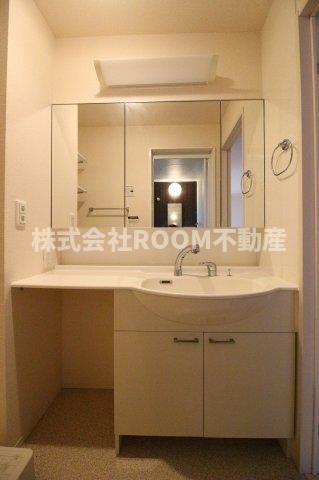 クレセントⅠの独立洗面台|独立洗面台、朝の身支度には欠かせません