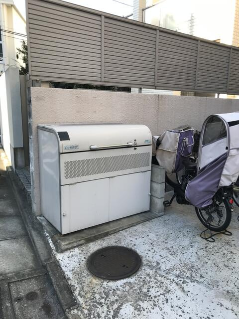 敷地内ゴミ置き場