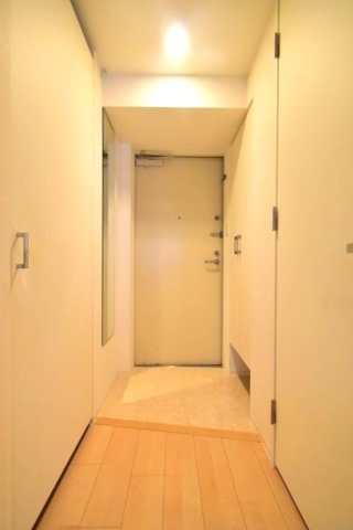 【玄関】セレニテ新大阪カルム