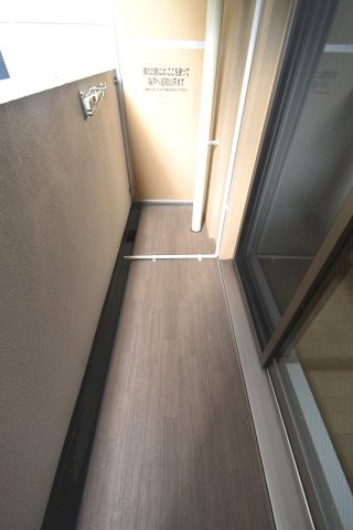 【バルコニー】セレニテ新大阪カルム