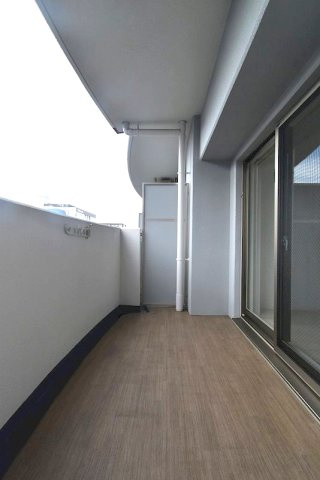 【バルコニー】セレニテ新大阪カルム
