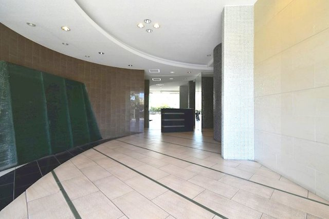 【エントランス】セレニテ新大阪弐番館