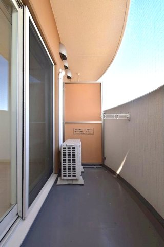 【バルコニー】セレニテ新大阪弐番館