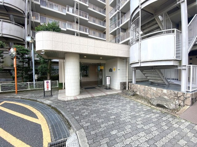 メイツ草加|エントランス外