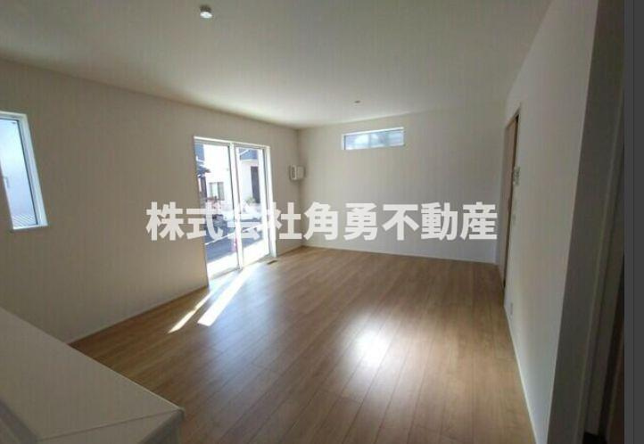 伊勢原市上粕屋第2期　新築一戸建て　1号棟の内観：施工例|《施工例》リビング