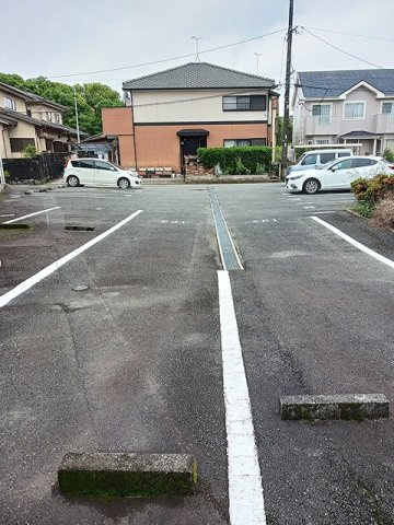 プラスパの駐車場