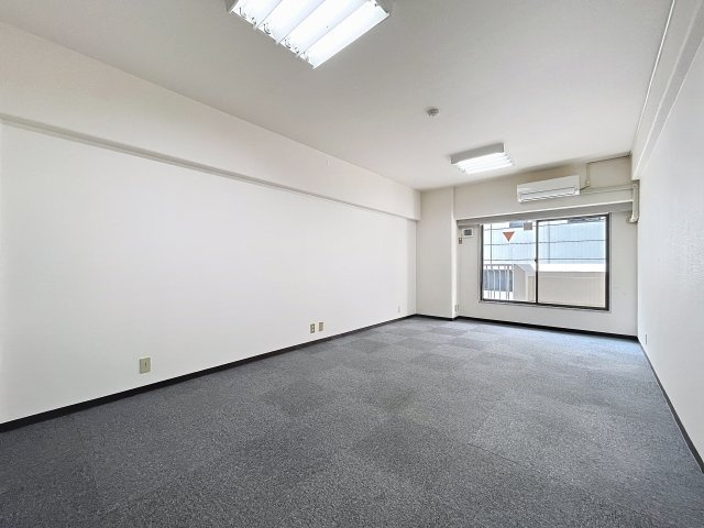 ウィン青山の洋室