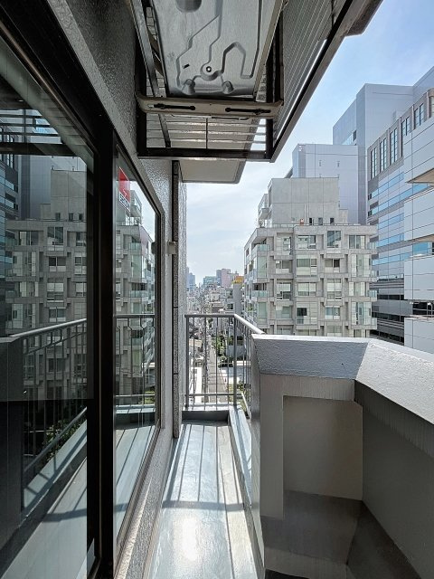 ウィン青山のバルコニー