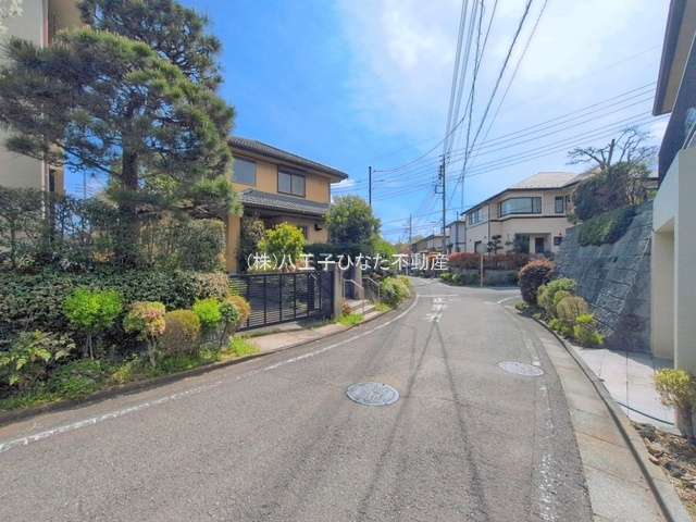『八王子市中古戸建て』八王子市元八王子町2-3308-9【仲介手数料無料】　八王子市元八王子町　の前面道路含む現地写真|～仲介手数料無料☆八王子ひなた不動産～八王子市元八王子町　中古戸建